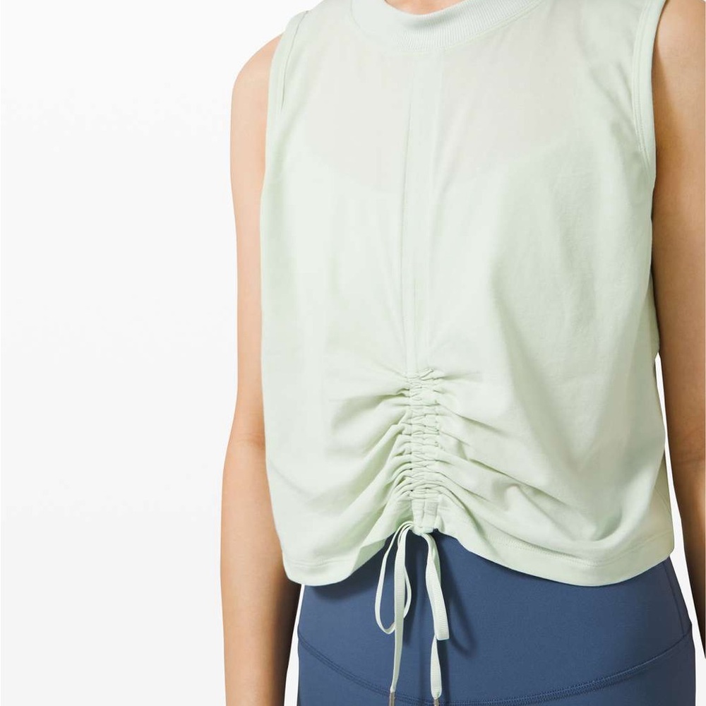 Lululemon Cinch Me Up Front Tank Size 4 Crop